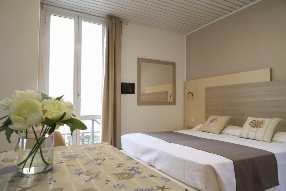 Hotel Residence La Palma Finale Ligure Exterior foto